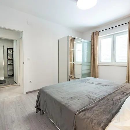 Appartement Gold 1 *